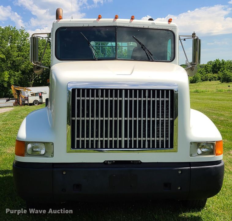 image for item GT9108 1995 International 9200  semi truck