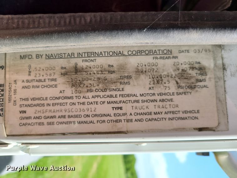 image for item GT9108 1995 International 9200  semi truck