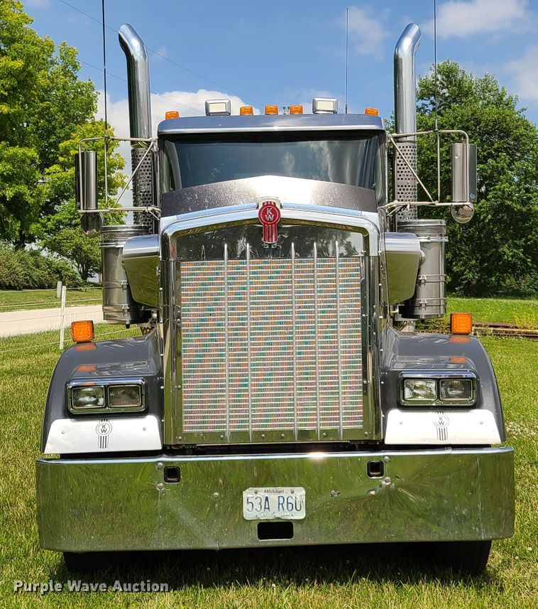 image for item GT9166 2014 Kenworth W900  semi truck