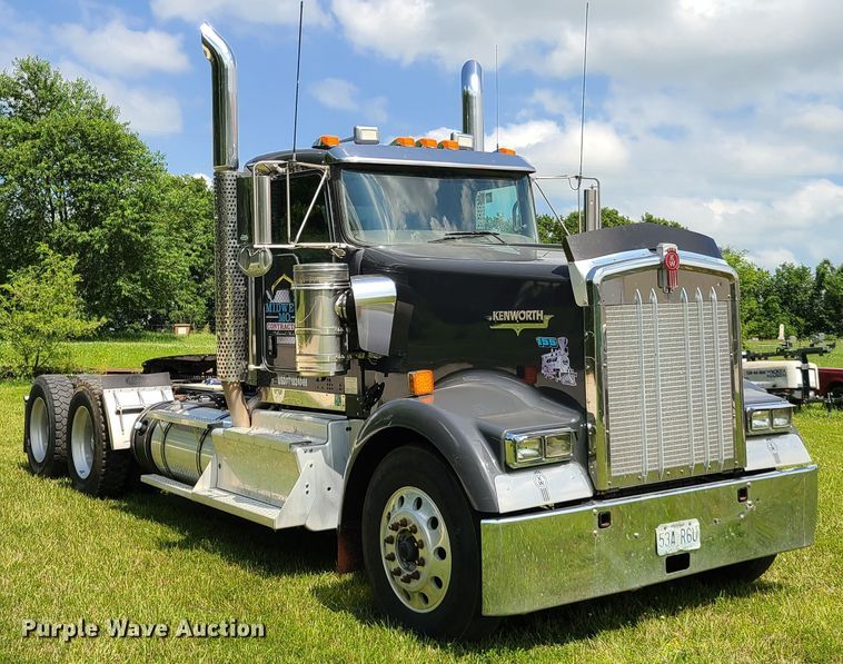image for item GT9166 2014 Kenworth W900  semi truck