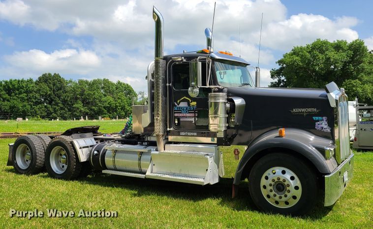 image for item GT9166 2014 Kenworth W900  semi truck