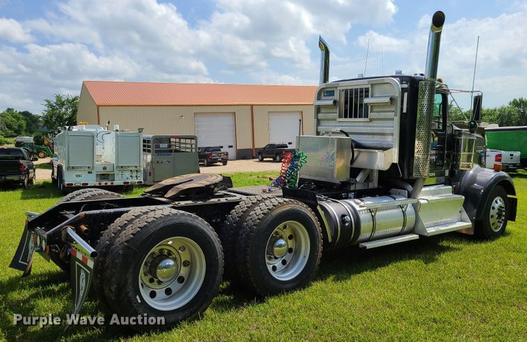 image for item GT9166 2014 Kenworth W900  semi truck