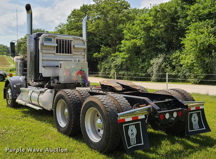 image for item GT9166 2014 Kenworth W900  semi truck