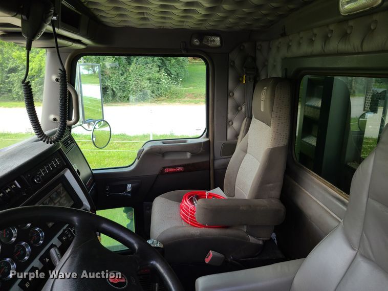 image for item GT9166 2014 Kenworth W900  semi truck