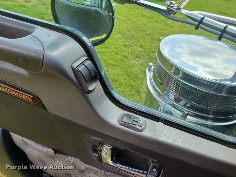 image for item GT9166 2014 Kenworth W900  semi truck