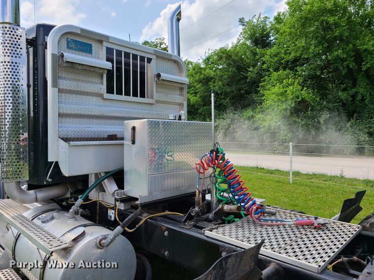 image for item GT9166 2014 Kenworth W900  semi truck