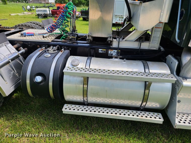 image for item GT9166 2014 Kenworth W900  semi truck