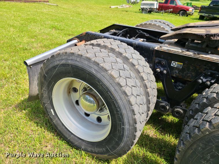 image for item GT9166 2014 Kenworth W900  semi truck