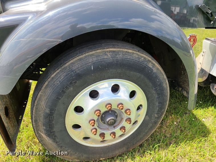 image for item GT9166 2014 Kenworth W900  semi truck