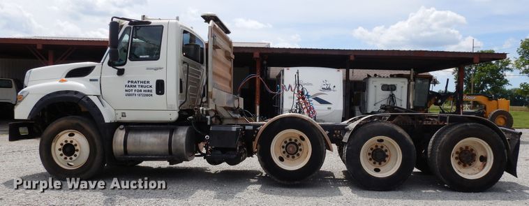 image for item GT9283 2012 International WorkStar 7600  semi truck