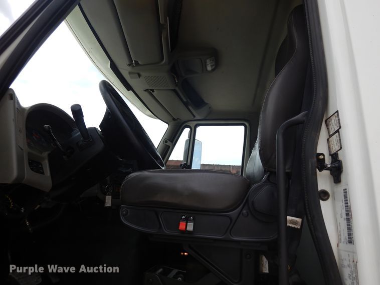 image for item GT9283 2012 International WorkStar 7600  semi truck