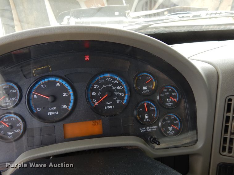 image for item GT9283 2012 International WorkStar 7600  semi truck