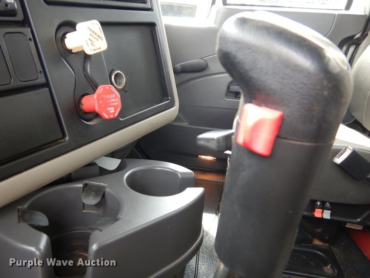 image for item GT9283 2012 International WorkStar 7600  semi truck