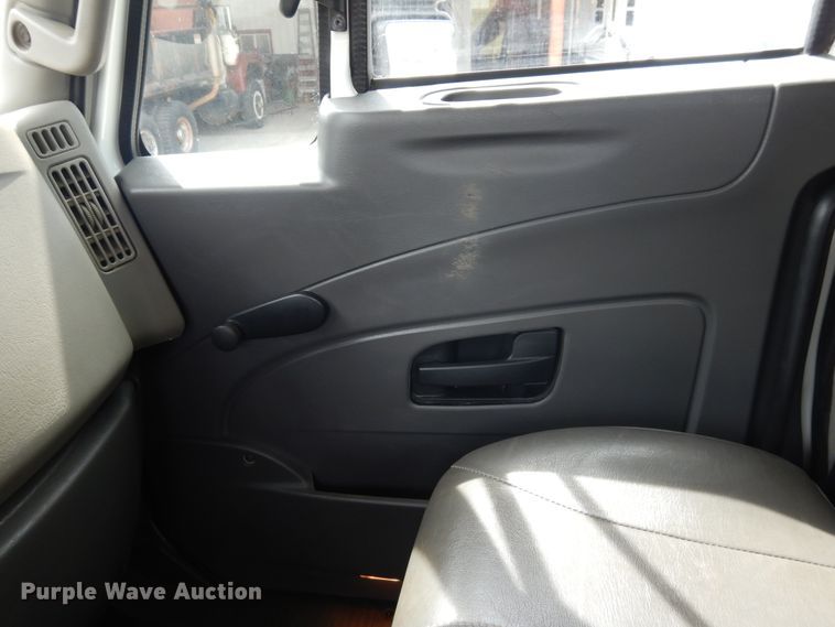 image for item GT9283 2012 International WorkStar 7600  semi truck