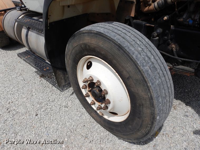 image for item GT9283 2012 International WorkStar 7600  semi truck