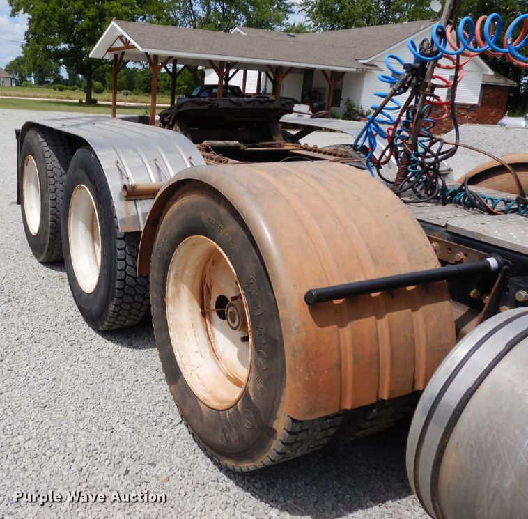 image for item GT9283 2012 International WorkStar 7600  semi truck