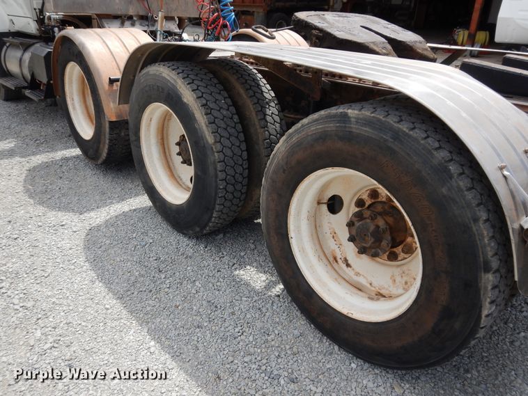 image for item GT9283 2012 International WorkStar 7600  semi truck