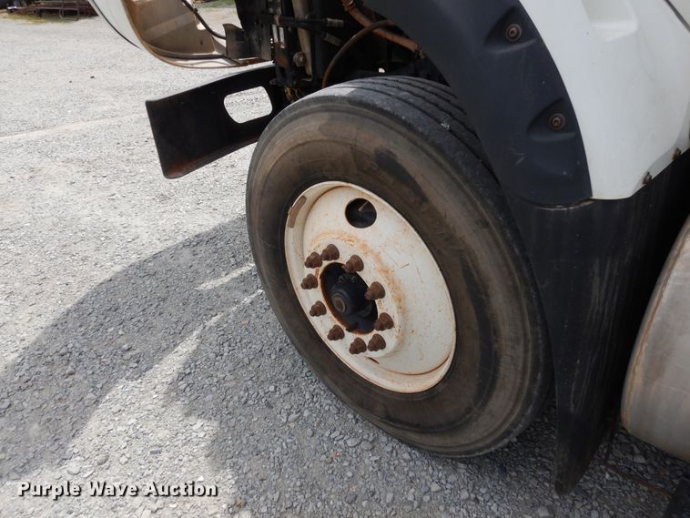 image for item GT9283 2012 International WorkStar 7600  semi truck