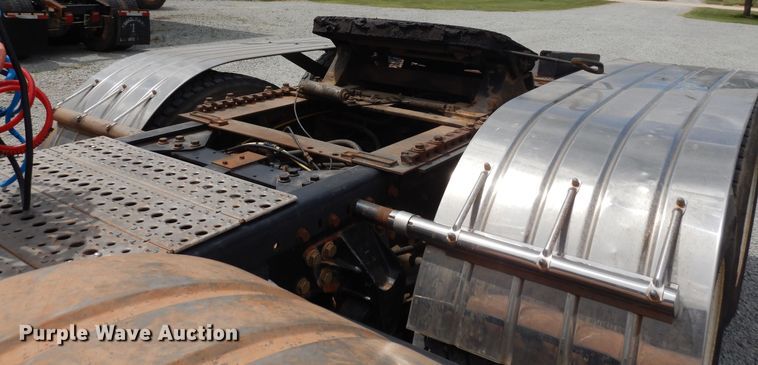 image for item GT9283 2012 International WorkStar 7600  semi truck