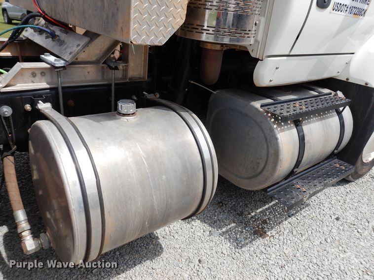 image for item GT9283 2012 International WorkStar 7600  semi truck