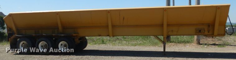 image for item GW9940 2000 Dan Hill Flowboy belt trailer