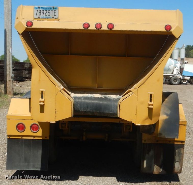 image for item GW9940 2000 Dan Hill Flowboy belt trailer