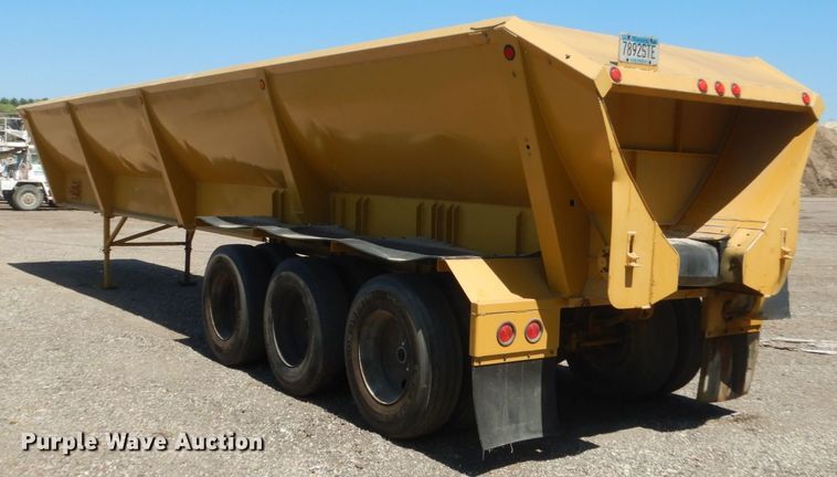 image for item GW9940 2000 Dan Hill Flowboy belt trailer