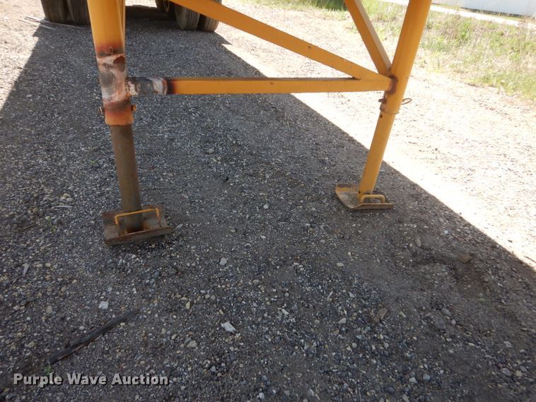 image for item GW9940 2000 Dan Hill Flowboy belt trailer