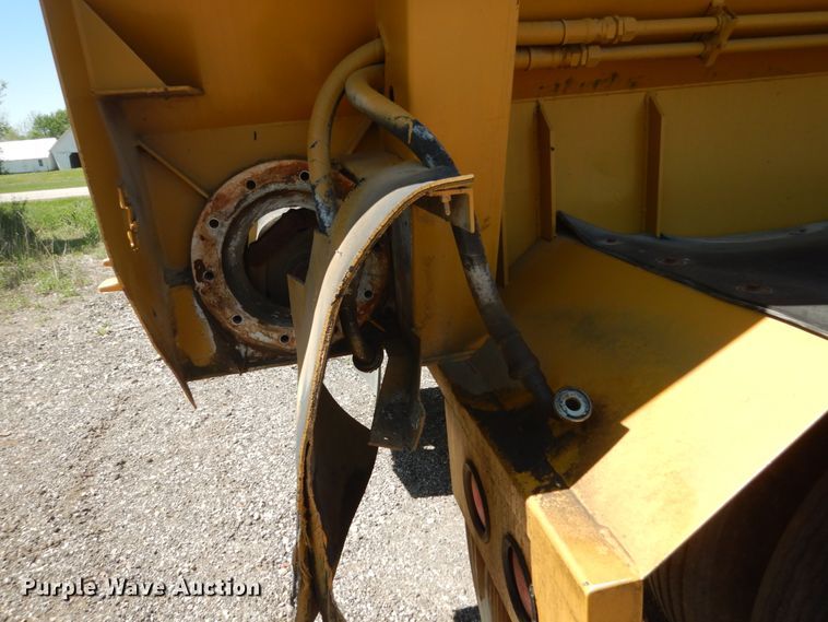 image for item GW9940 2000 Dan Hill Flowboy belt trailer