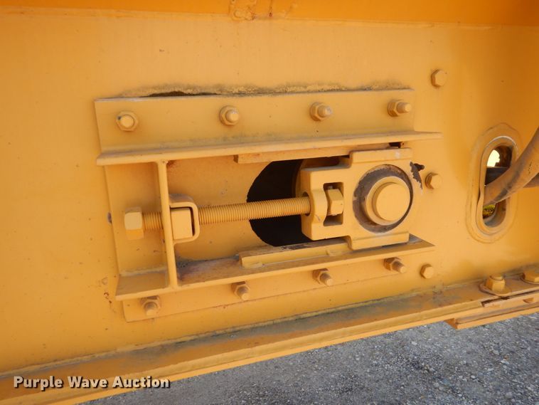 image for item GW9940 2000 Dan Hill Flowboy belt trailer