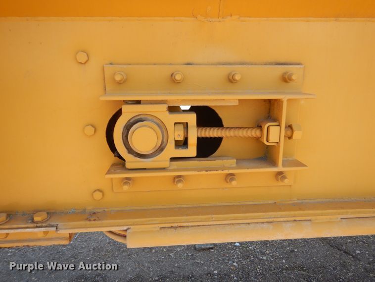 image for item GW9940 2000 Dan Hill Flowboy belt trailer