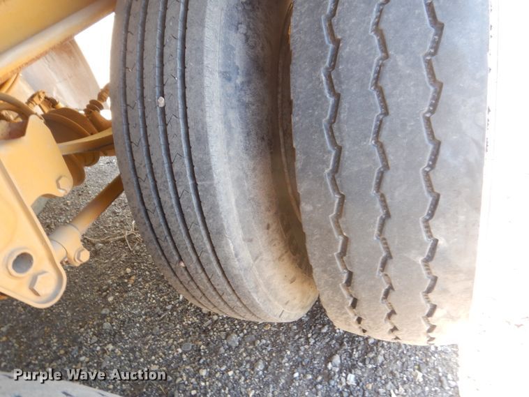 image for item GW9940 2000 Dan Hill Flowboy belt trailer