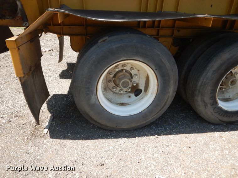 image for item GW9940 2000 Dan Hill Flowboy belt trailer