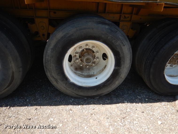 image for item GW9940 2000 Dan Hill Flowboy belt trailer