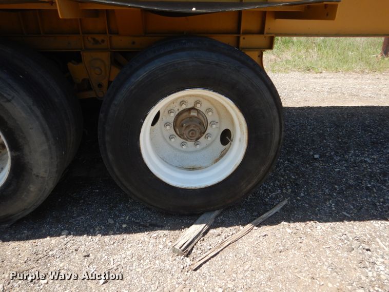 image for item GW9940 2000 Dan Hill Flowboy belt trailer