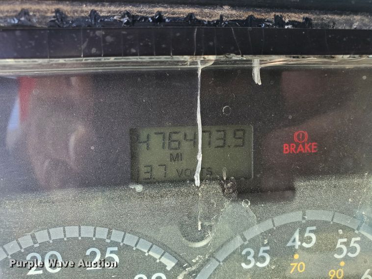 image for item HK9108 2005 Freightliner Columbia  semi truck