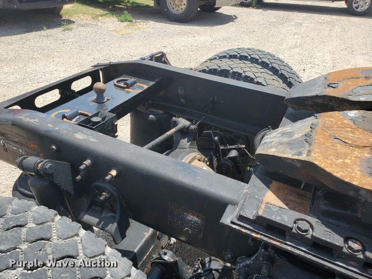 image for item HK9108 2005 Freightliner Columbia  semi truck