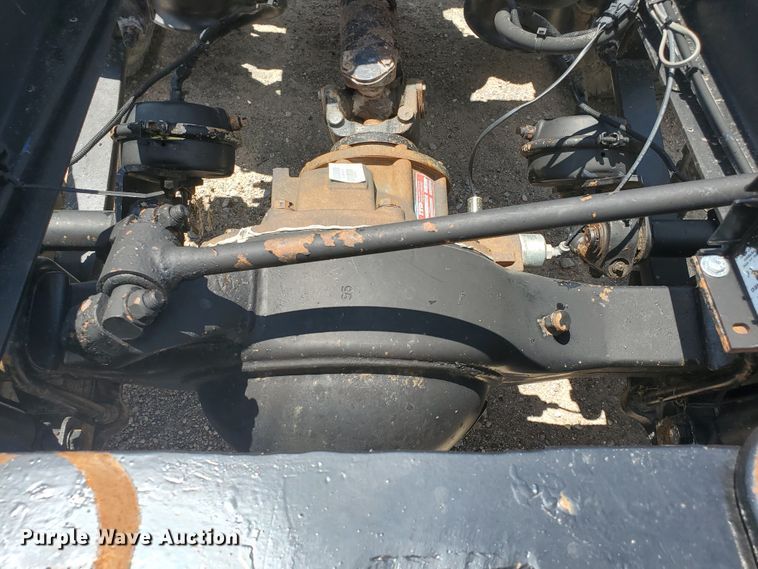 image for item HK9108 2005 Freightliner Columbia  semi truck