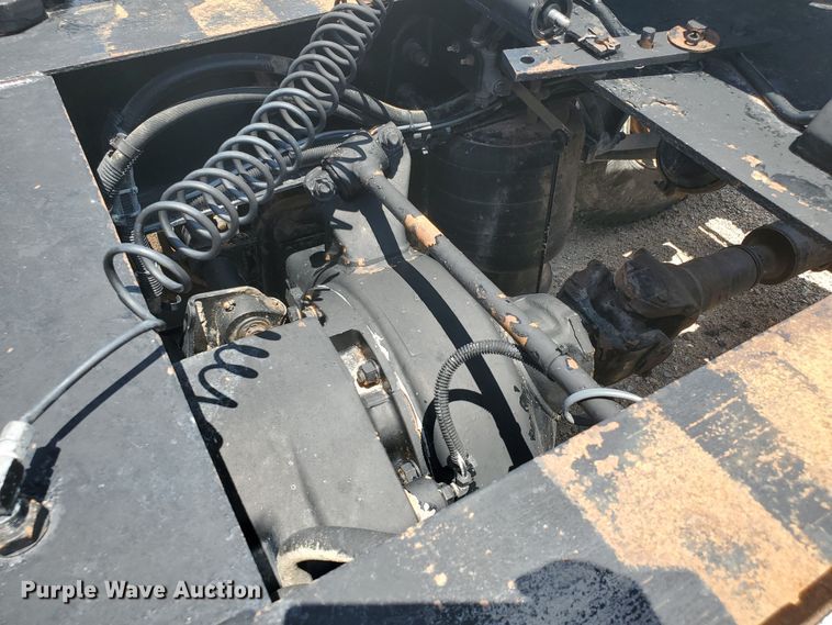 image for item HK9108 2005 Freightliner Columbia  semi truck