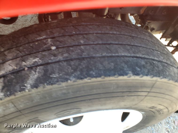 image for item HK9108 2005 Freightliner Columbia  semi truck