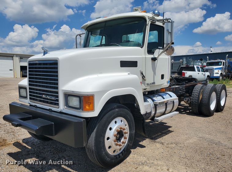 image for item HK9109 2008 Mack CHU semi truck