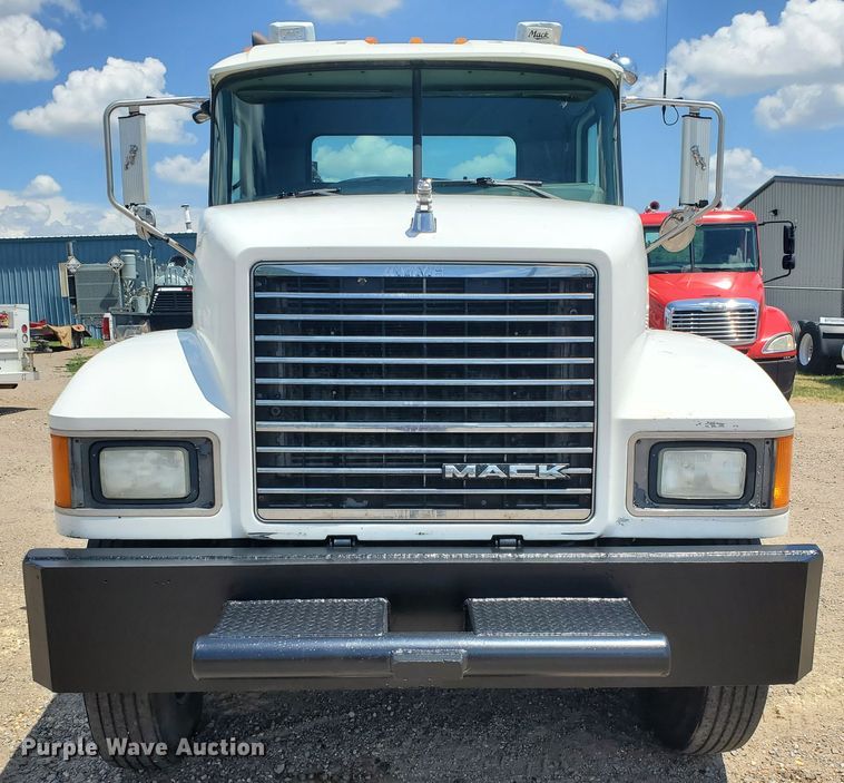 image for item HK9109 2008 Mack CHU semi truck