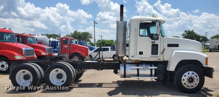 image for item HK9109 2008 Mack CHU semi truck