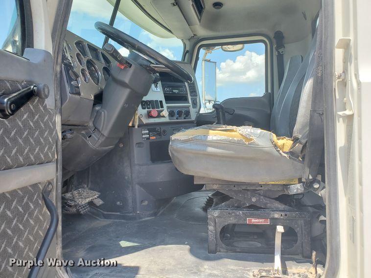 image for item HK9109 2008 Mack CHU semi truck