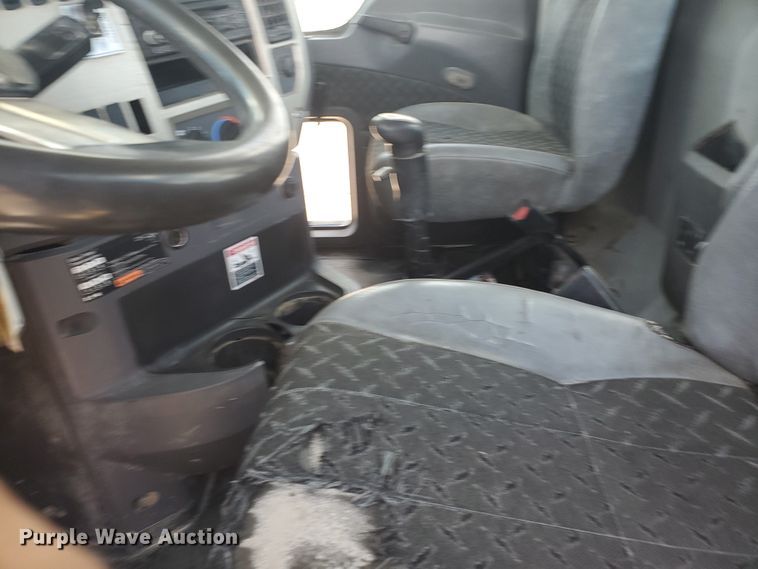 image for item HK9109 2008 Mack CHU semi truck