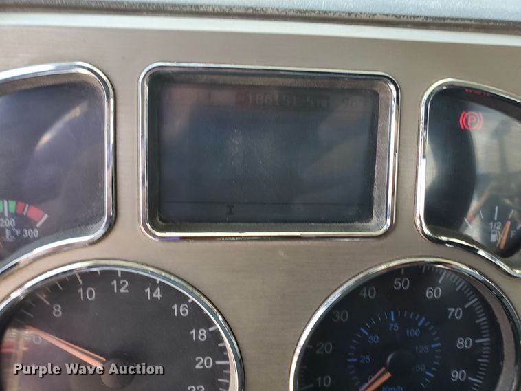 image for item HK9109 2008 Mack CHU semi truck