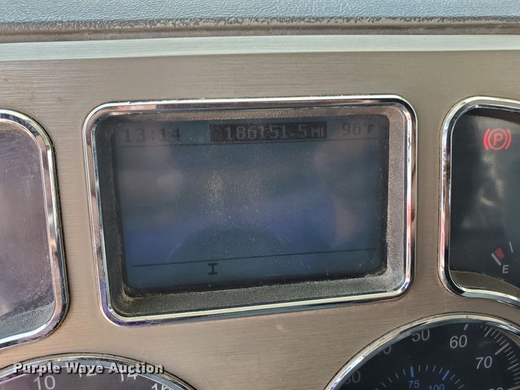 image for item HK9109 2008 Mack CHU semi truck