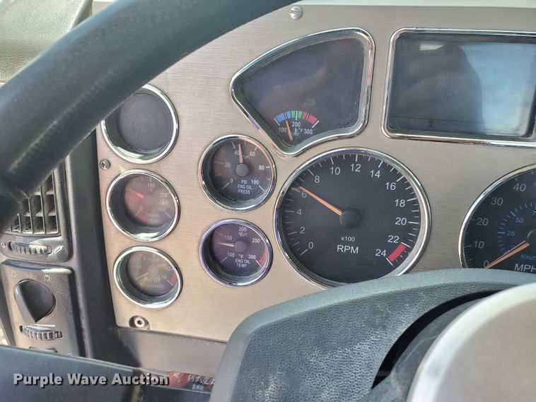 image for item HK9109 2008 Mack CHU semi truck