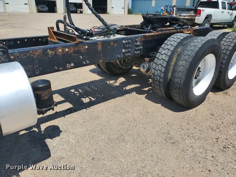 image for item HK9109 2008 Mack CHU semi truck