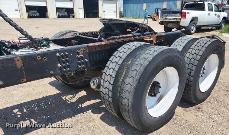 image for item HK9109 2008 Mack CHU semi truck